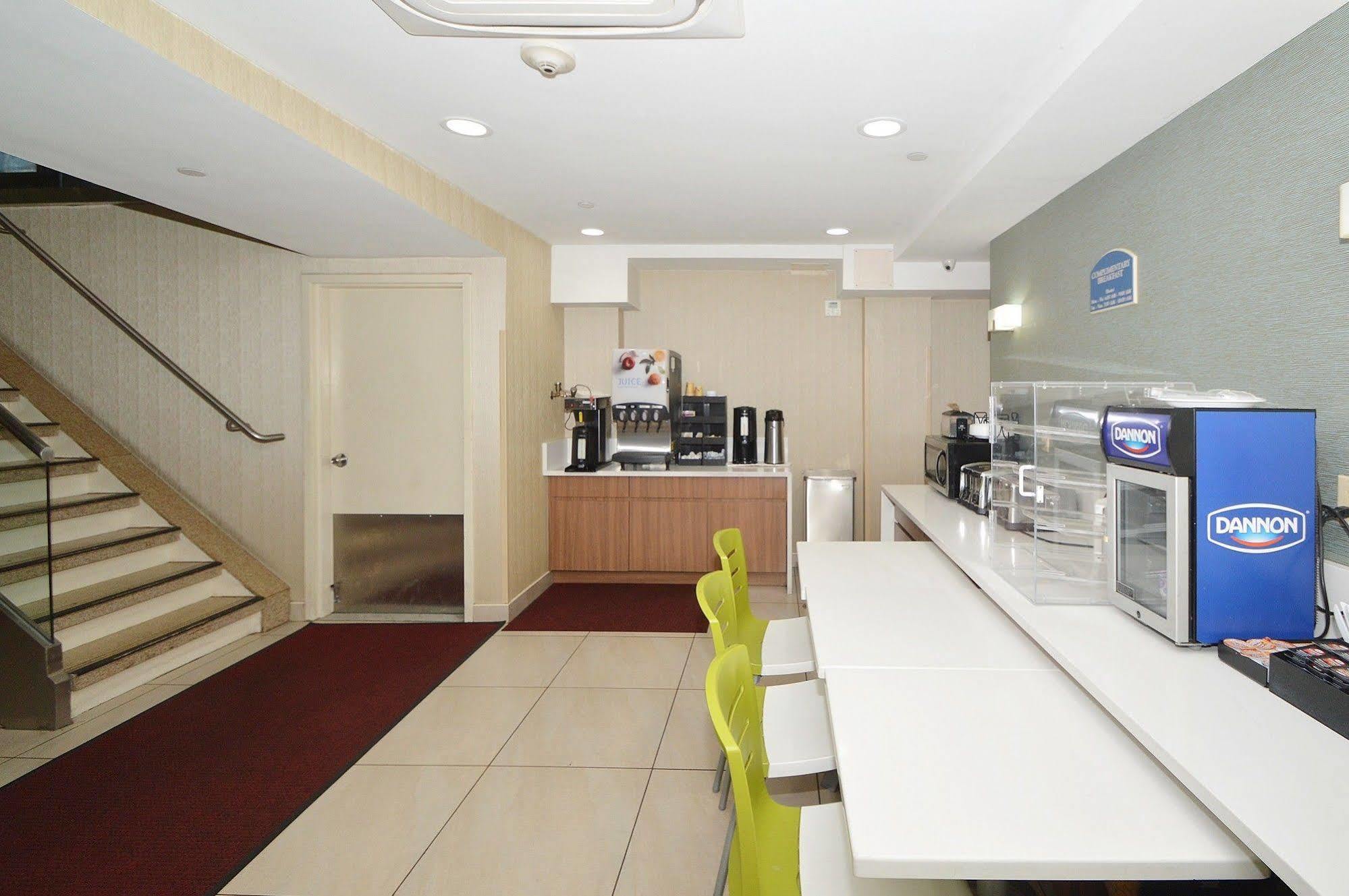 Corona Hotel New York - Laguardia Airport Экстерьер фото